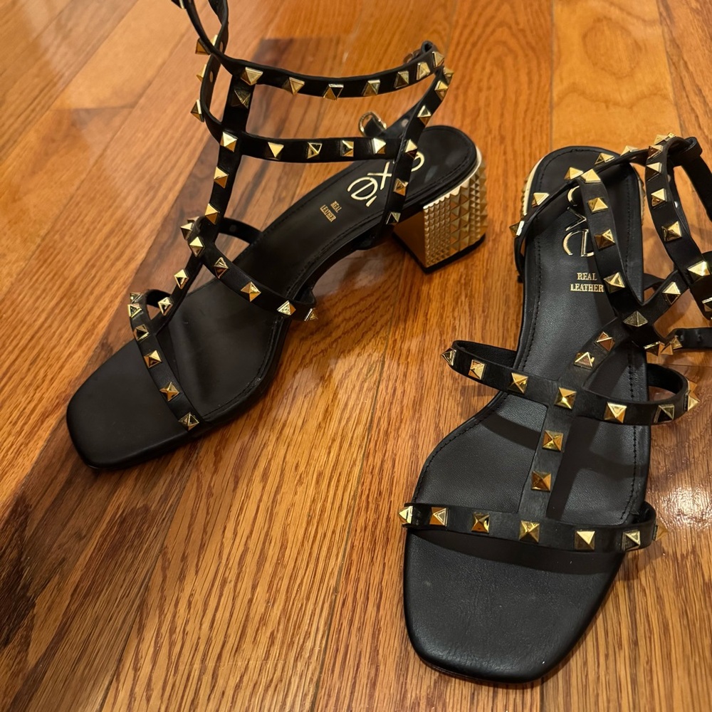 EXE STUDDED SANDAL HEELS SIZE 41
